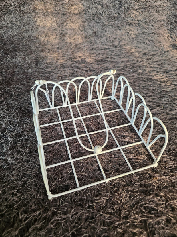 Metallic Tissue Holder